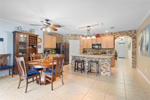 House in Port Charlotte, Florida 4 bedrooms, 171.5 sq.m. № 2419650 - photo 5