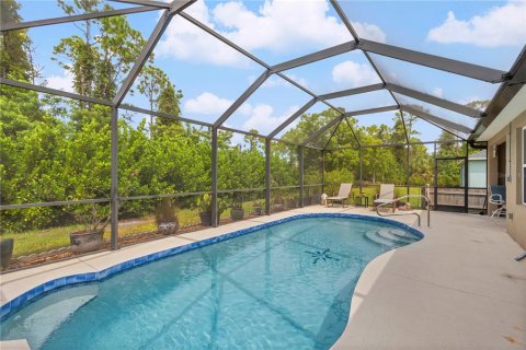 House in Port Charlotte, Florida 4 bedrooms, 171.5 sq.m. № 2419650 - photo 13