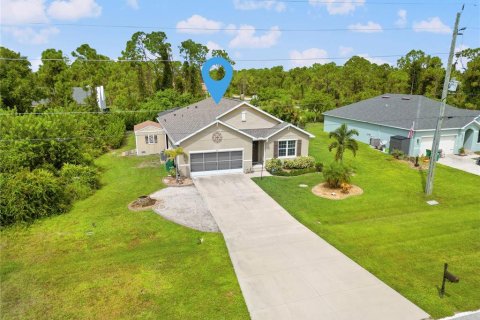 House in Port Charlotte, Florida 4 bedrooms, 171.5 sq.m. № 2419650 - photo 2