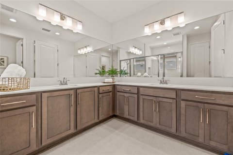 House in Wesley Chapel, Florida 3 bedrooms, 181.53 sq.m. № 1832875 - photo 30