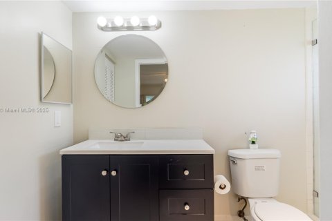 Condo in Pembroke Pines, Florida, 2 bedrooms № 1927811 - photo 19