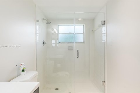 Condo in Pembroke Pines, Florida, 2 bedrooms № 1927811 - photo 6