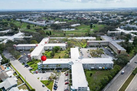 Condo in Clearwater, Florida, 2 bedrooms  № 1533345 - photo 1