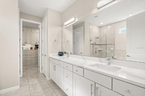 House in Winter Garden, Florida 4 bedrooms, 330.92 sq.m. № 2199593 - photo 28