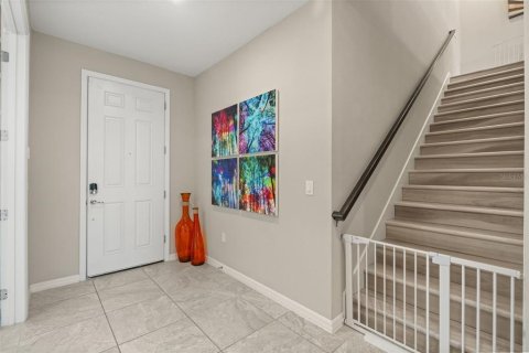 House in Winter Garden, Florida 4 bedrooms, 330.92 sq.m. № 2199593 - photo 17