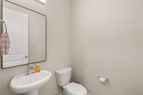 House in Winter Garden, Florida 4 bedrooms, 330.92 sq.m. № 2199593 - photo 24