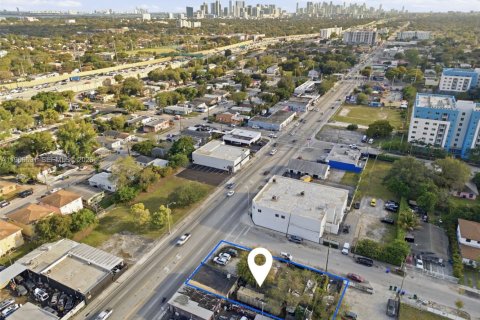 Propiedad comercial en venta en Miami, Florida № 2154458 - foto 4