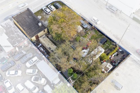 Propiedad comercial en venta en Miami, Florida № 2154458 - foto 3
