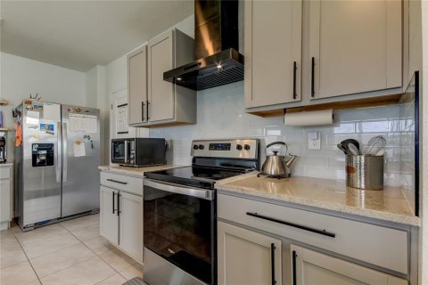 Villa ou maison à vendre à Wesley Chapel, Floride: 4 chambres, 209.96 m2 № 1722749 - photo 8