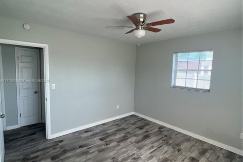 Casa en venta en Palm Bay, Florida, 3 dormitorios, 114.08 m2 № 1896134 - foto 17