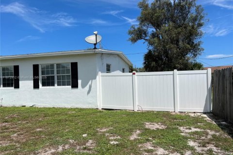 Casa en venta en Palm Bay, Florida, 3 dormitorios, 114.08 m2 № 1896134 - foto 25