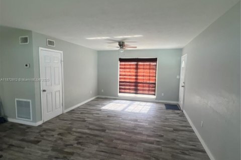 Casa en venta en Palm Bay, Florida, 3 dormitorios, 114.08 m2 № 1896134 - foto 5