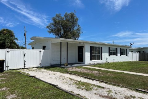 Casa en venta en Palm Bay, Florida, 3 dormitorios, 114.08 m2 № 1896134 - foto 2