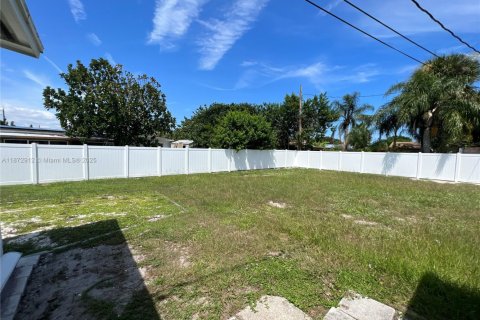 Casa en venta en Palm Bay, Florida, 3 dormitorios, 114.08 m2 № 1896134 - foto 23