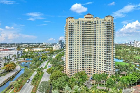 Купить кондоминиум в Авентура, Флорида 2 спальни, 109.16м2, № 2152940 - фото 1