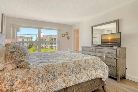 Copropriété à vendre à Longboat Key, Floride: 2 chambres, 92.16 m2 № 1798473 - photo 24
