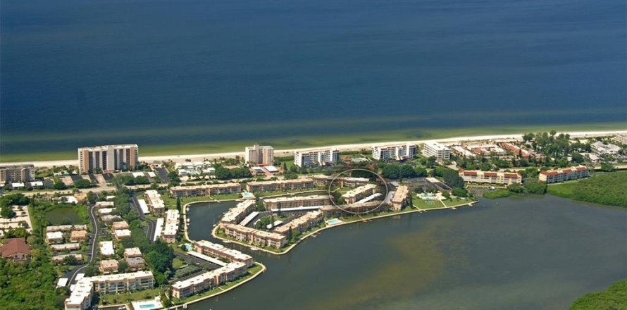 Condominio en Longboat Key, Florida, 2 dormitorios № 1798473