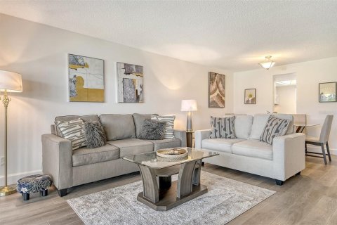 Copropriété à vendre à Longboat Key, Floride: 2 chambres, 92.16 m2 № 1798473 - photo 15