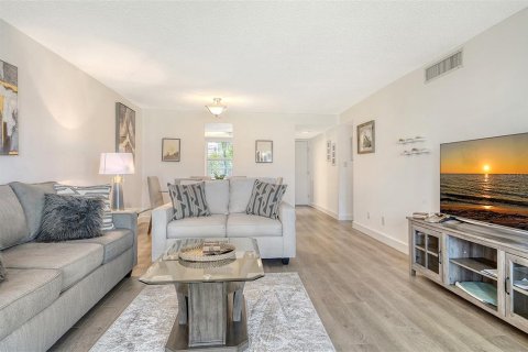 Copropriété à vendre à Longboat Key, Floride: 2 chambres, 92.16 m2 № 1798473 - photo 13