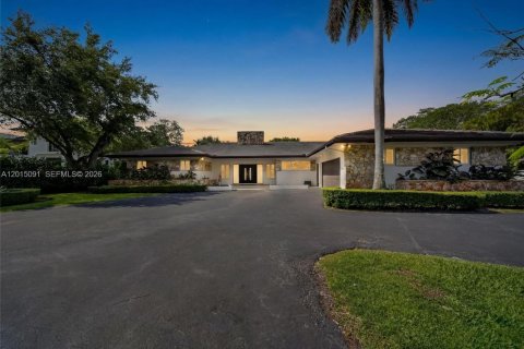 House in Pinecrest, Florida 5 bedrooms, 402.36 sq.m. № 2083603