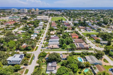 Casa en venta en Boynton Beach, Florida, 3 dormitorios, 173.91 m2 № 1930686 - foto 25