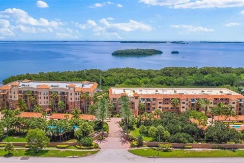 Condo in Tierra Verde, Florida, 3 bedrooms  № 1751394 - photo 17