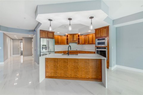 Condo in Tierra Verde, Florida, 3 bedrooms  № 1751394 - photo 2