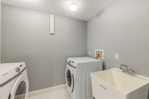 Condo in Tierra Verde, Florida, 3 bedrooms  № 1751394 - photo 13
