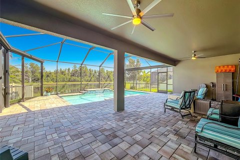 House in Lutz, Florida 4 bedrooms, 236.9 sq.m. № 2259251 - photo 5