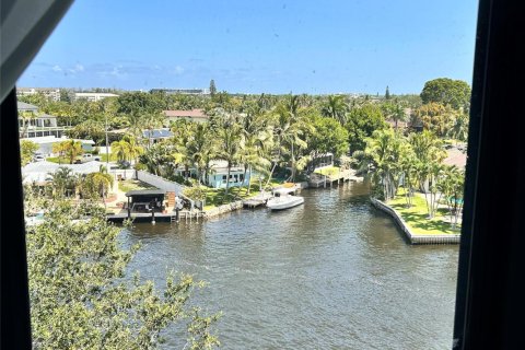 Condo in Boca Raton, Florida, 2 bedrooms  № 2392576 - photo 1