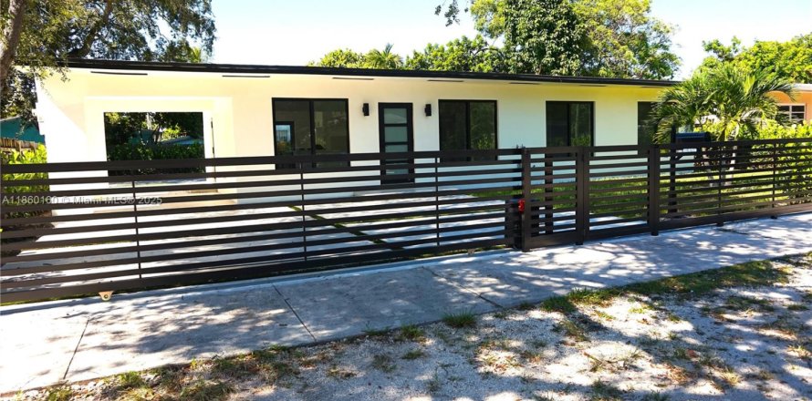 Villa ou maison à Miami, Floride 2 chambres, 106.56 m2 № 1886588