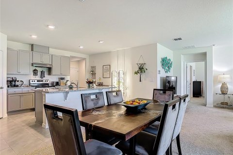 House in New Smyrna Beach, Florida 4 bedrooms, 172.33 sq.m. № 1829934 - photo 9