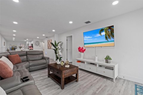 Townhouse in Miami Gardens, Florida 3 bedrooms, 107.49 sq.m. № 1949502 - photo 5