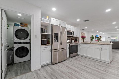 Townhouse in Miami Gardens, Florida 3 bedrooms, 107.49 sq.m. № 1949502 - photo 15