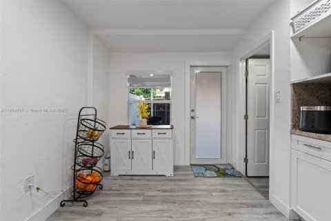 Townhouse in Miami Gardens, Florida 3 bedrooms, 107.49 sq.m. № 1949502 - photo 14