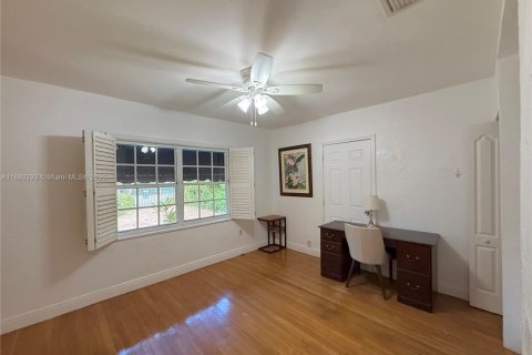 House in Miami, Florida 3 bedrooms, 122.63 sq.m. № 1889550 - photo 9