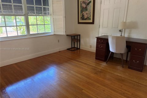 House in Miami, Florida 3 bedrooms, 122.63 sq.m. № 1889550 - photo 14