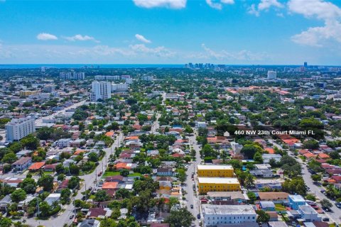 Купить виллу или дом в Майами, Флорида 2 спальни, 114.46м2, № 1962796 - фото 2