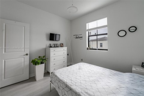 Townhouse in Miami Gardens, Florida 3 bedrooms, 124.86 sq.m. № 1960119 - photo 29