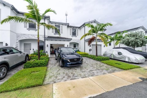 Townhouse in Miami Gardens, Florida 3 bedrooms, 124.86 sq.m. № 1960119 - photo 24