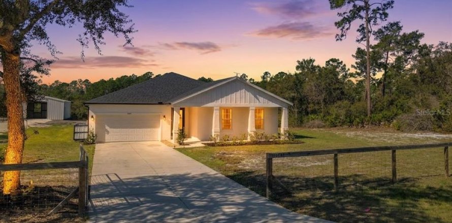 House in Eustis, Florida 4 bedrooms, 204.38 sq.m. № 2235848