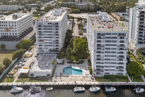 Copropriété à vendre à Fort Lauderdale, Floride: 2 chambres, 138.52 m2 № 2193352 - photo 22