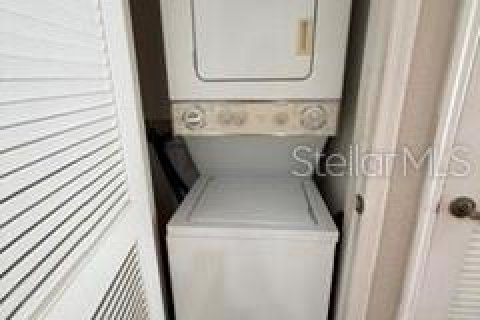 Townhouse in Kissimmee, Florida 3 bedrooms, 120.4 sq.m. № 2205608 - photo 14