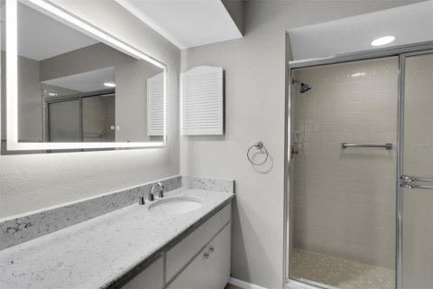 Condo in Port Richey, Florida, 2 bedrooms № 2156800 - photo 28