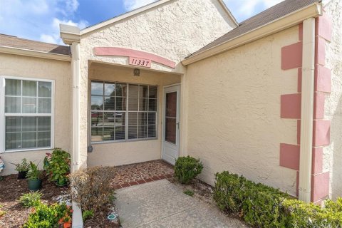 Condo in Port Richey, Florida, 2 bedrooms № 2156800 - photo 2