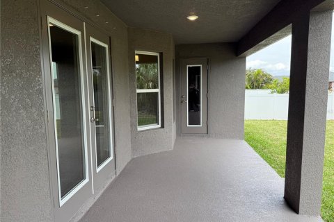 House in Port Charlotte, Florida 4 bedrooms, 216.46 sq.m. № 1559453 - photo 17