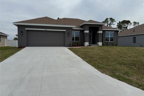 House in Port Charlotte, Florida 4 bedrooms, 216.46 sq.m. № 1559453 - photo 2