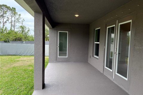 House in Port Charlotte, Florida 4 bedrooms, 216.46 sq.m. № 1559453 - photo 16