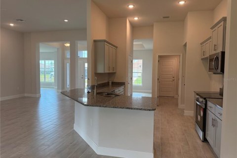 House in Port Charlotte, Florida 4 bedrooms, 216.46 sq.m. № 1559453 - photo 4