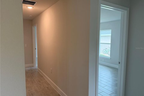 House in Port Charlotte, Florida 4 bedrooms, 216.46 sq.m. № 1559453 - photo 9